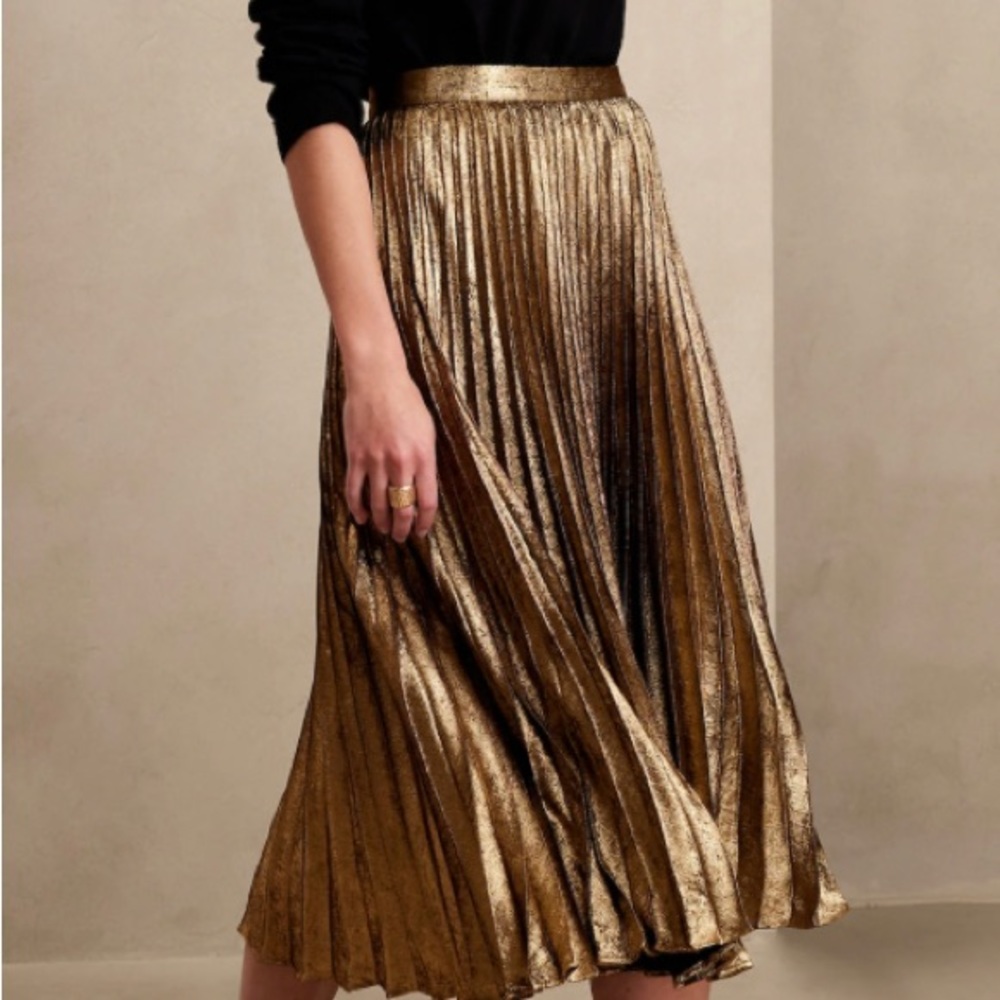Banana Republic gold RAGGIERA PLEATED SKIRT size 8